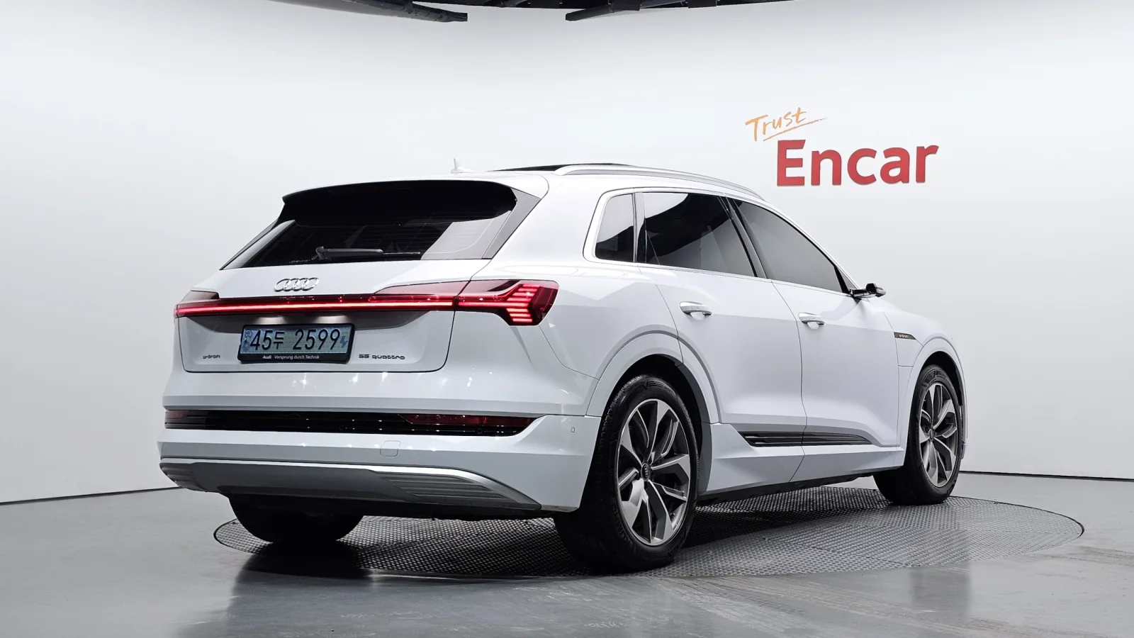 2022 Audi e-tron