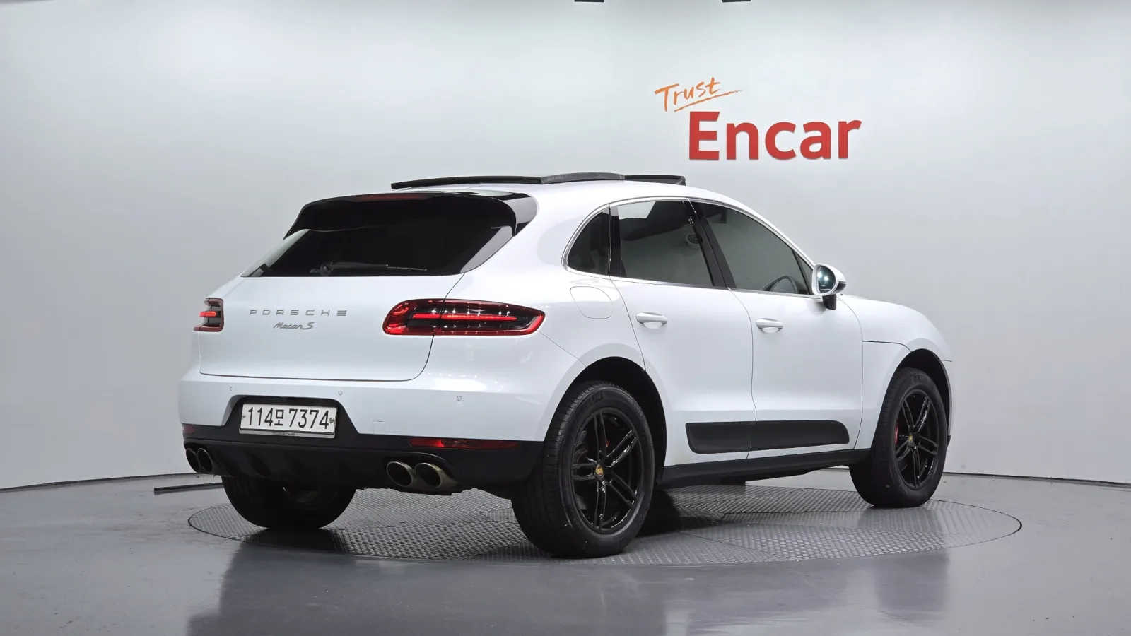 2017 Porsche Macan