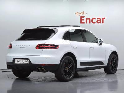 2017 Porsche Macan