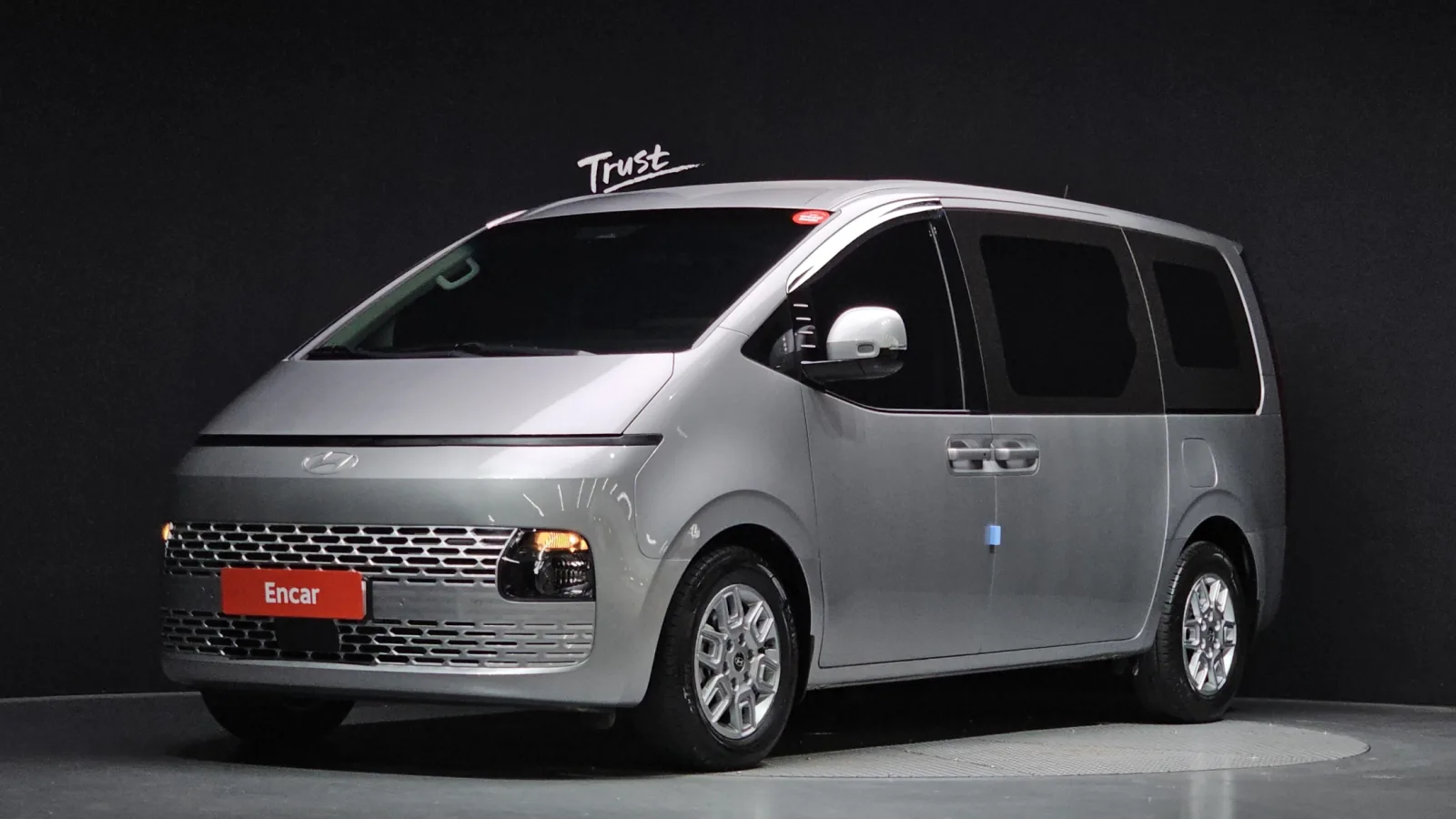 2025 Hyundai Staria