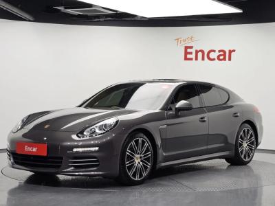 2016 Porsche Panamera