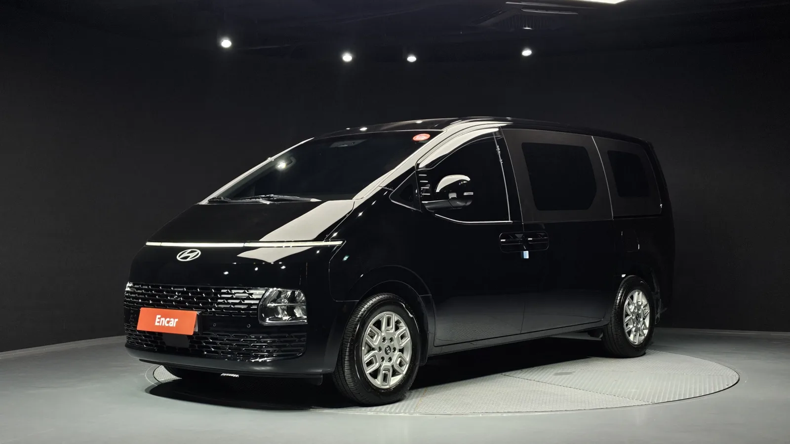 2025 Hyundai Staria