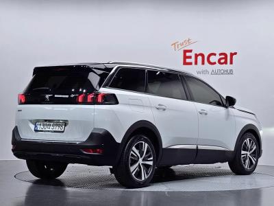 2021 Peugeot 5008