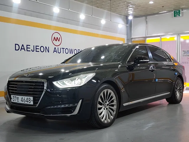 2016 Genesis EQ900