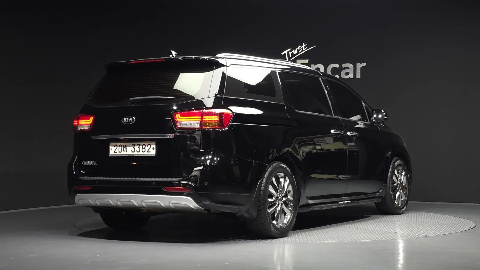 2017 Kia Carnival