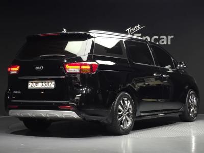 2017 Kia Carnival