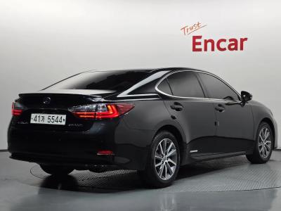2018 Lexus ES