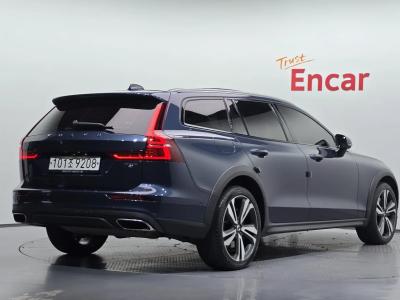 2020 Volvo V60
