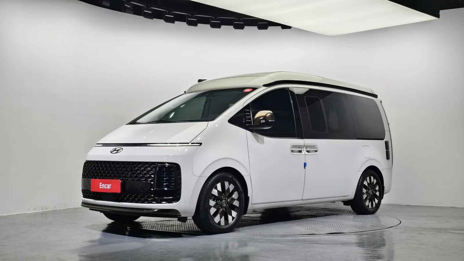 2024 Hyundai Staria