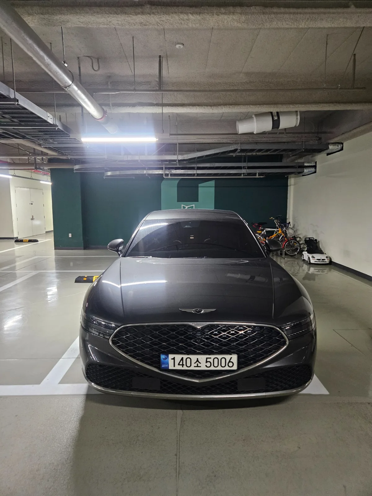 2022 Genesis G90