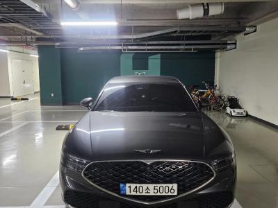 2022 Genesis G90