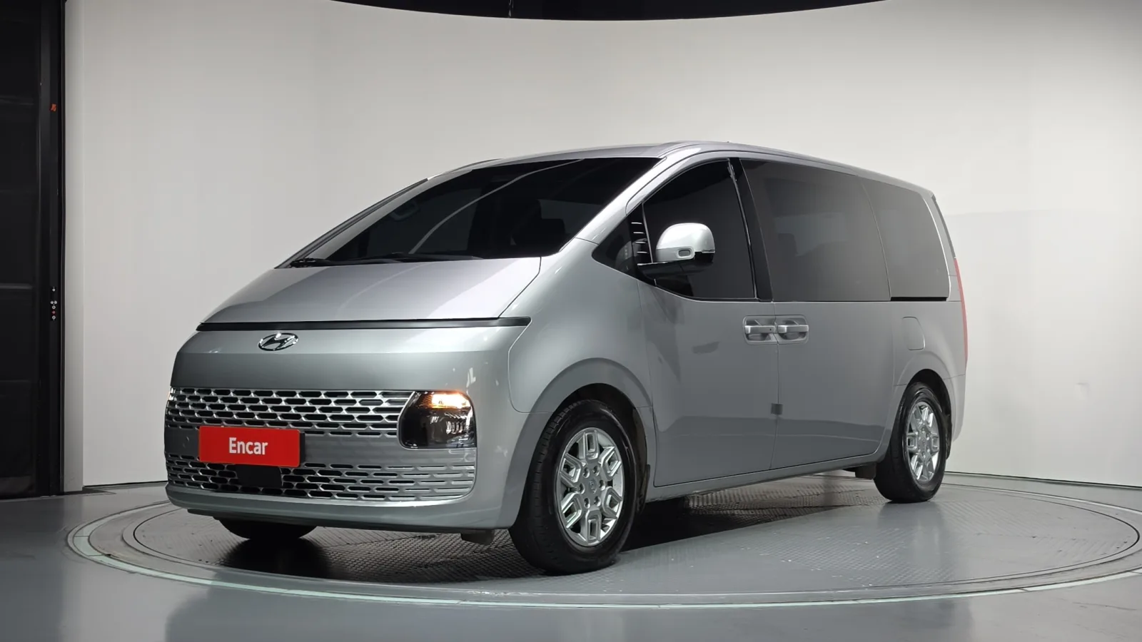 2022 Hyundai Staria