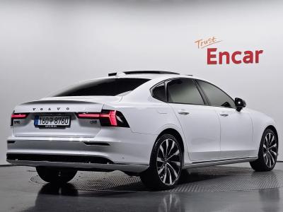 2026 Volvo S90
