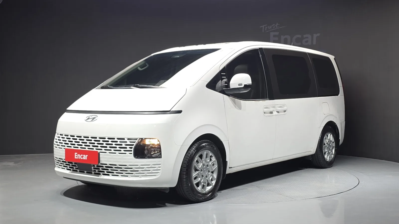 2024 Hyundai Staria
