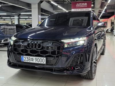 2026 Audi SQ7
