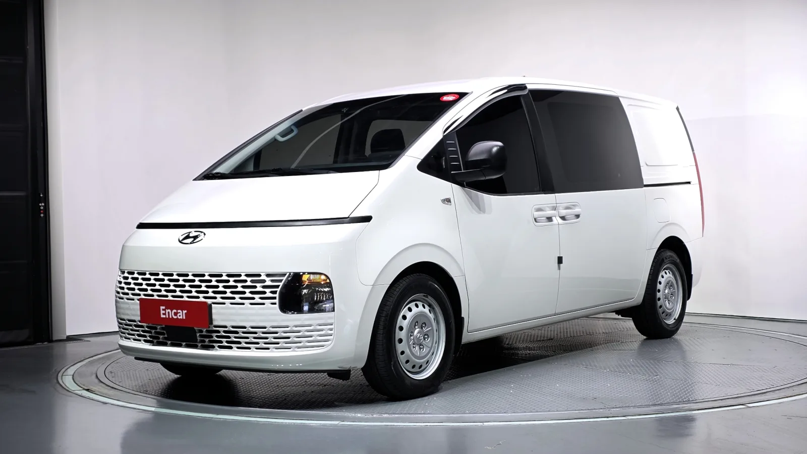 2022 Hyundai Staria