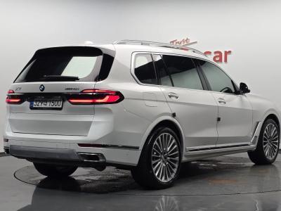 2025 BMW X7