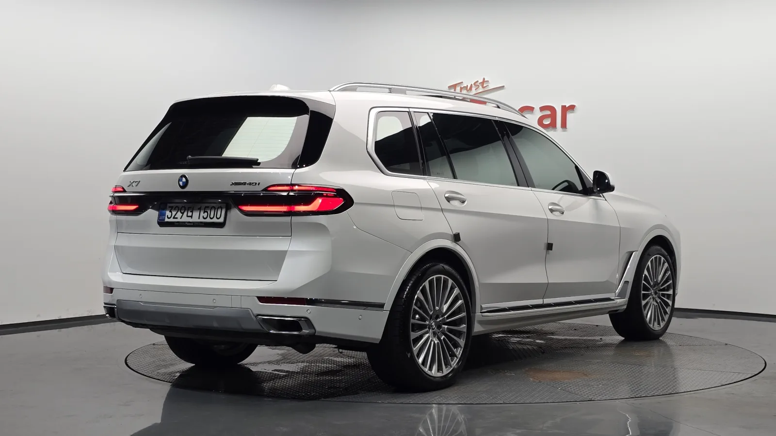 2025 BMW X7