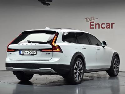 2021 Volvo V90