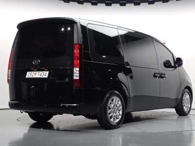 2023 Hyundai Staria