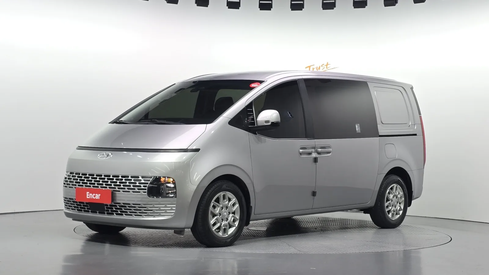2023 Hyundai Staria