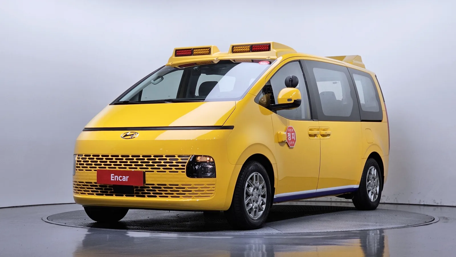 2023 Hyundai Staria
