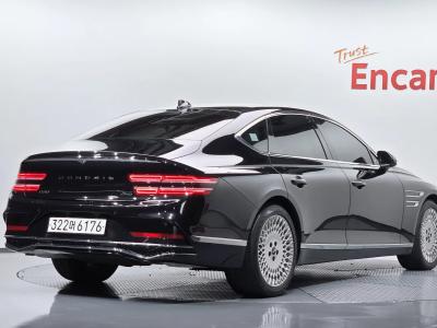 2025 Genesis G80
