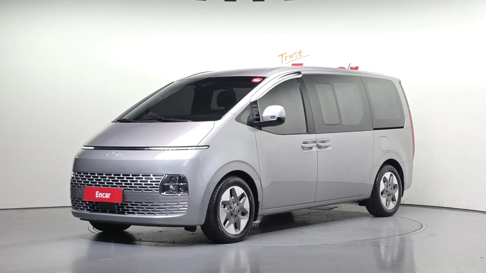 2025 Hyundai Staria