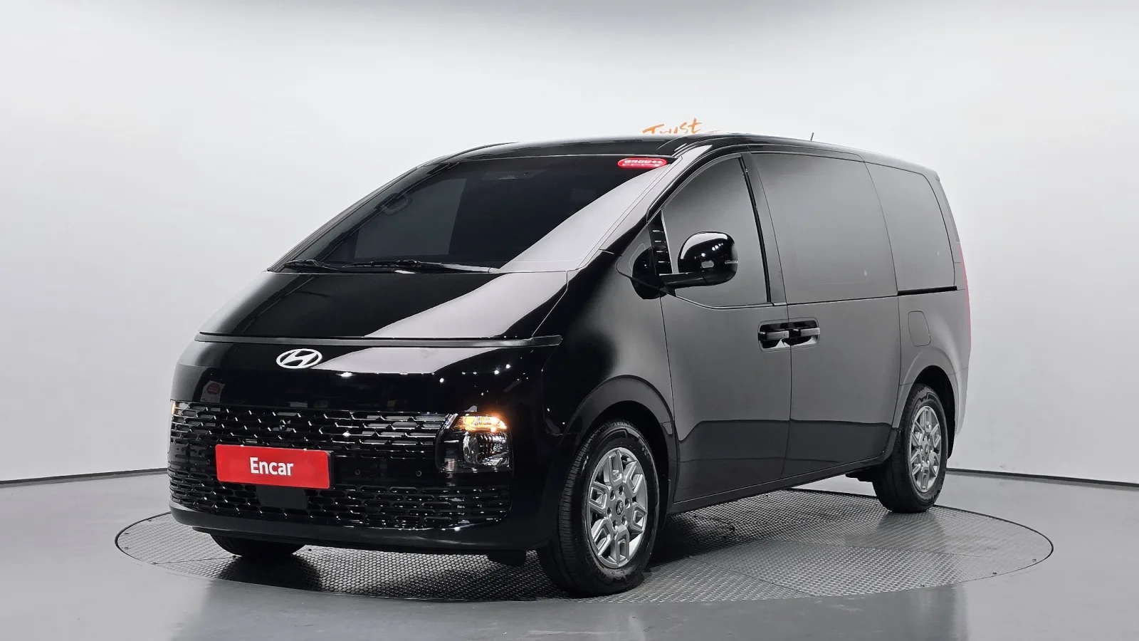 2025 Hyundai Staria