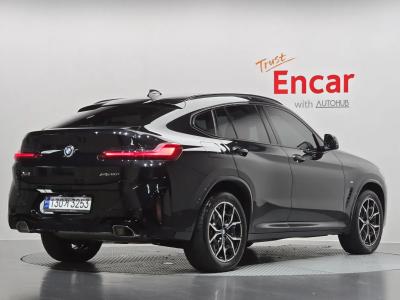 2023 BMW X4