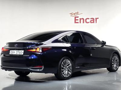 2019 Lexus ES