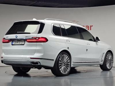 2022 BMW X7