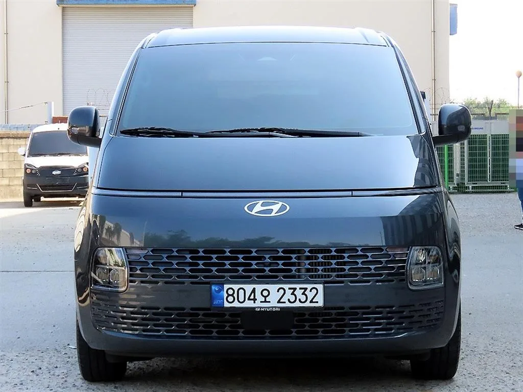 2025 Hyundai Staria