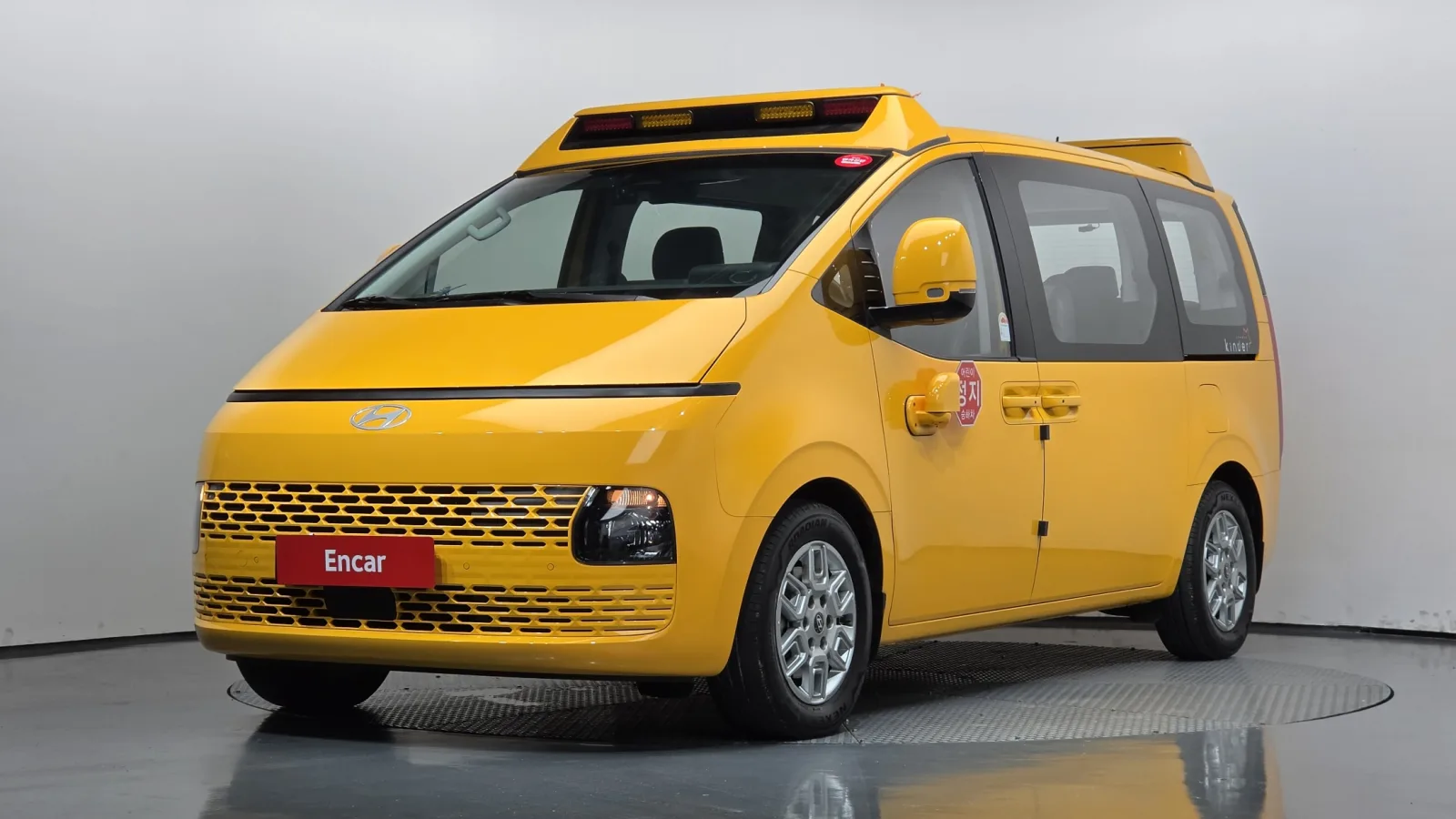 2025 Hyundai Staria