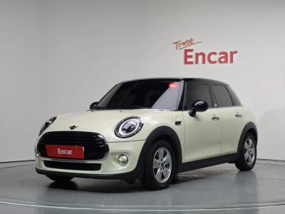 2019 MINI Cooper