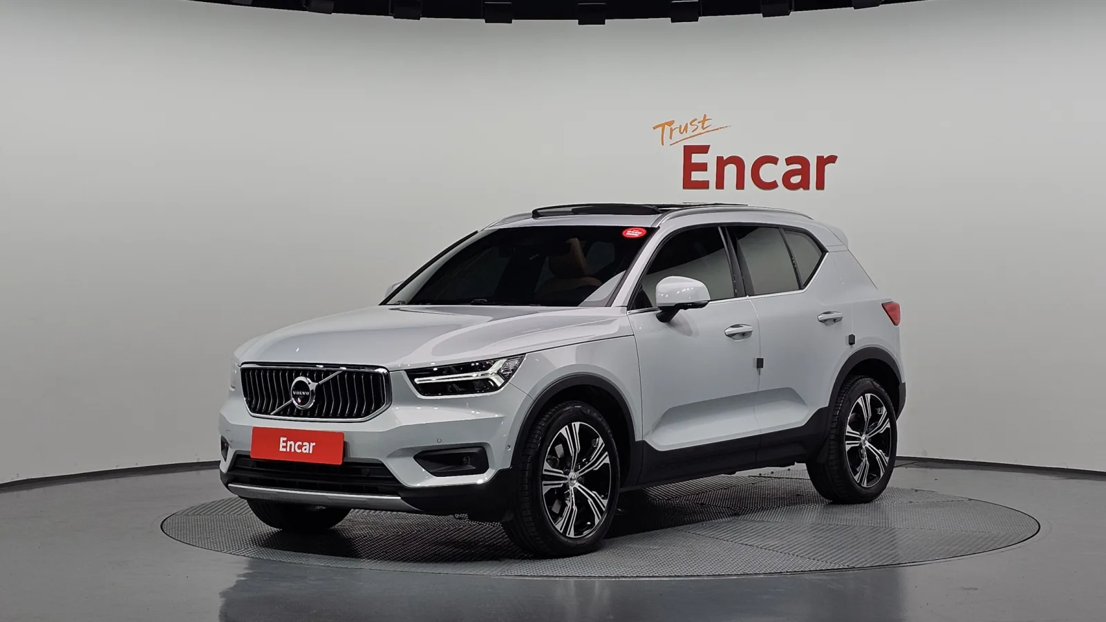2022 Volvo XC40