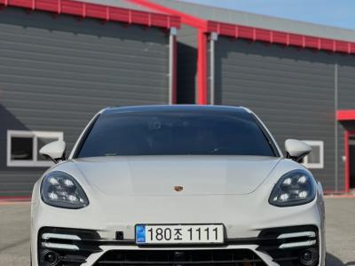 2018 Porsche Panamera
