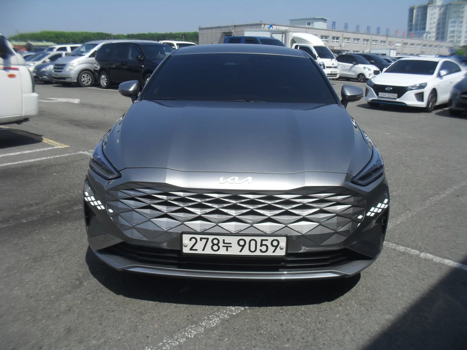 2023 Kia K8