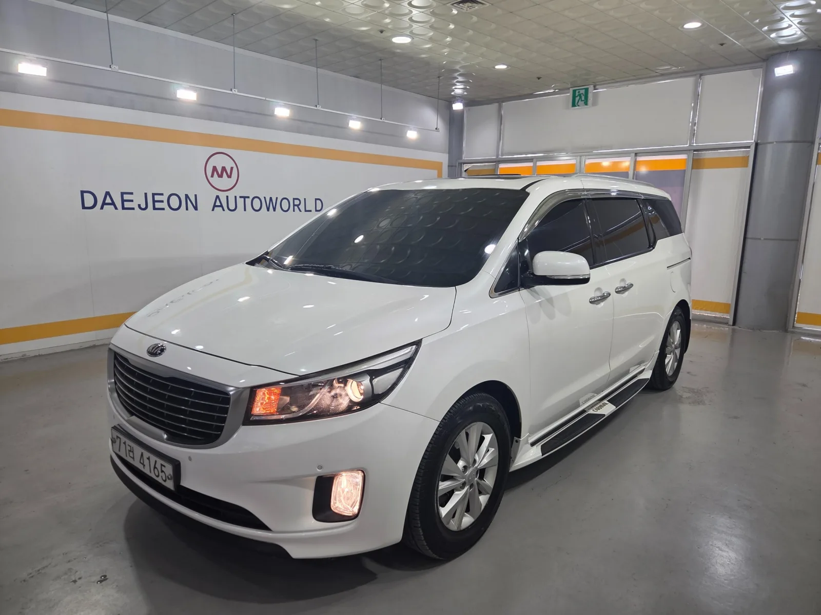 2016 Kia Carnival