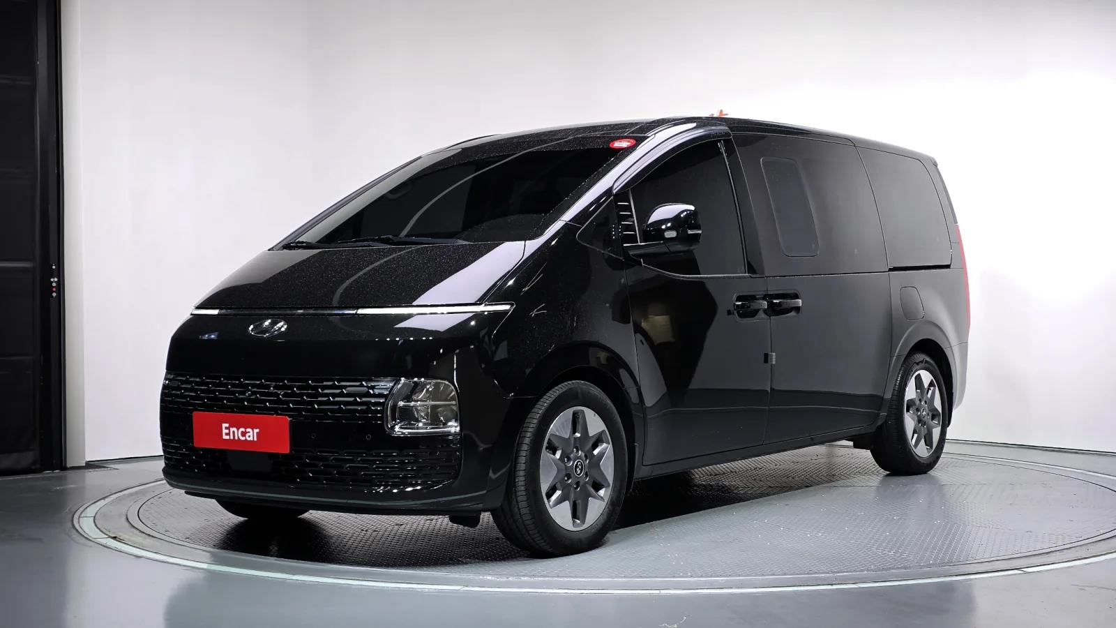 2023 Hyundai Staria