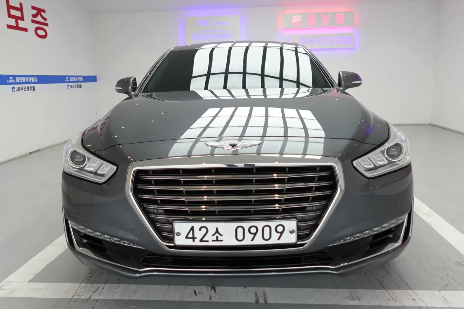 2016 Genesis EQ900