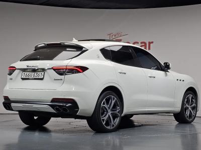 2020 Maserati Levante