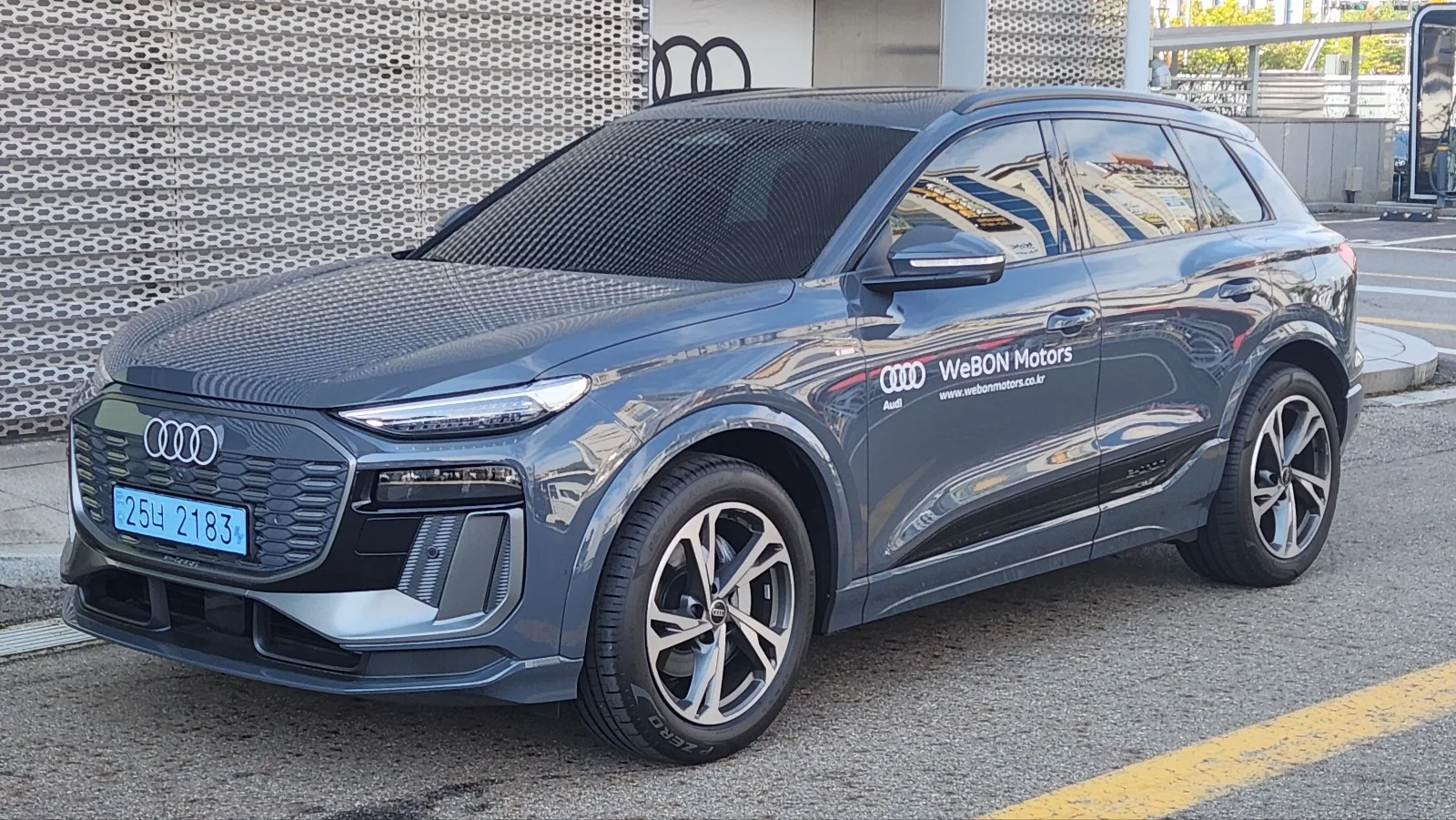 2026 Audi Q6 e-tron
