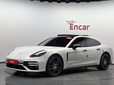 2021 Porsche Panamera
