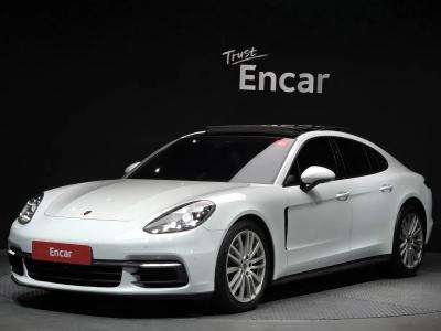 2018 Porsche Panamera