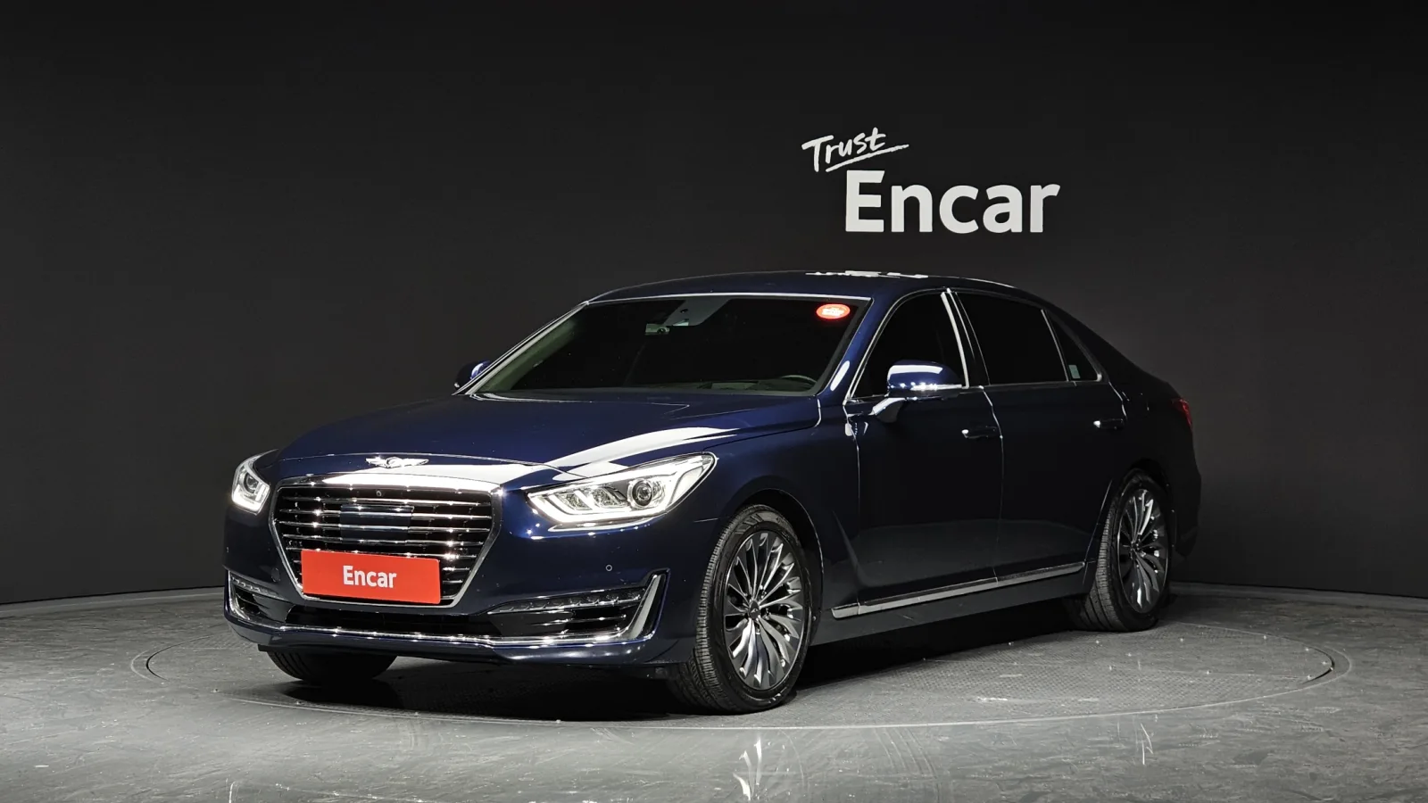 2018 Genesis EQ900