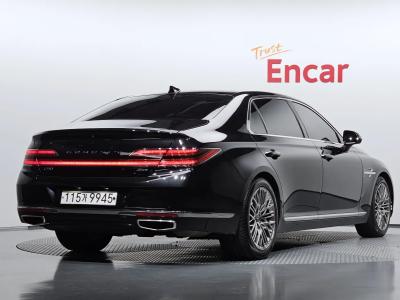 2021 Genesis G90