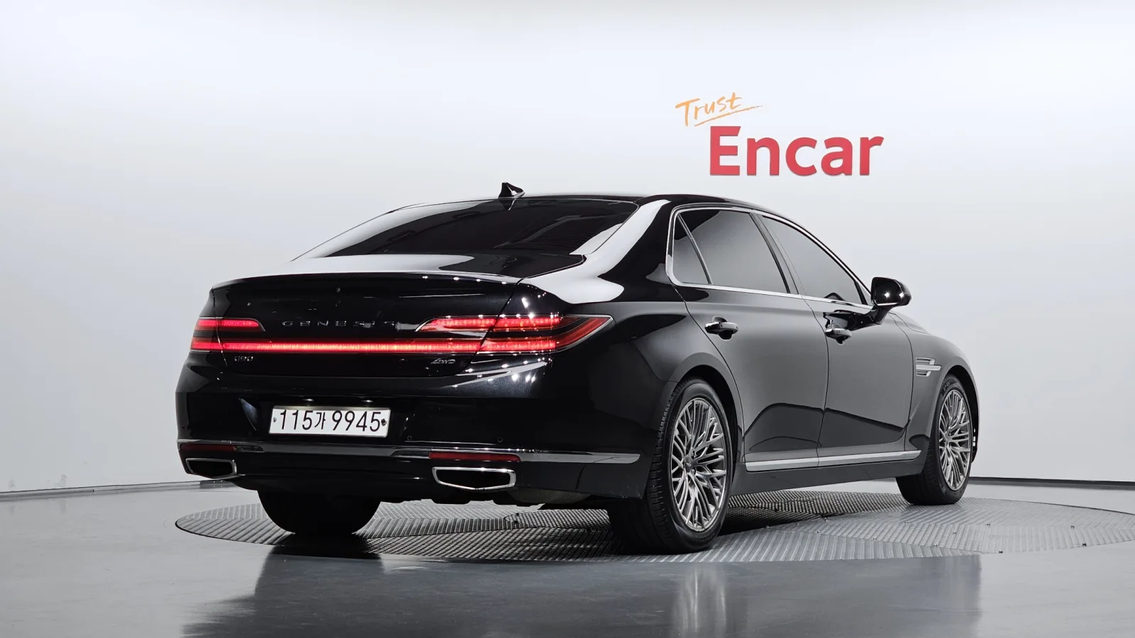 2021 Genesis G90