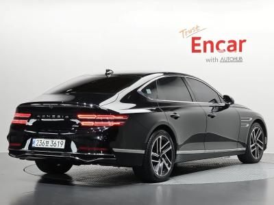 2025 Genesis G80