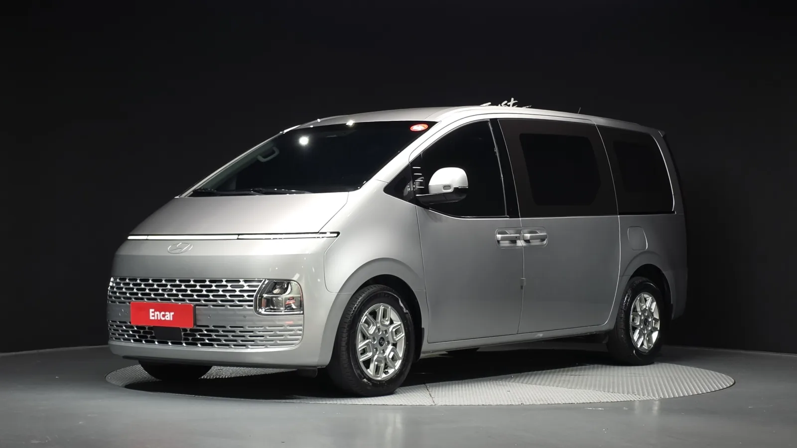 2025 Hyundai Staria